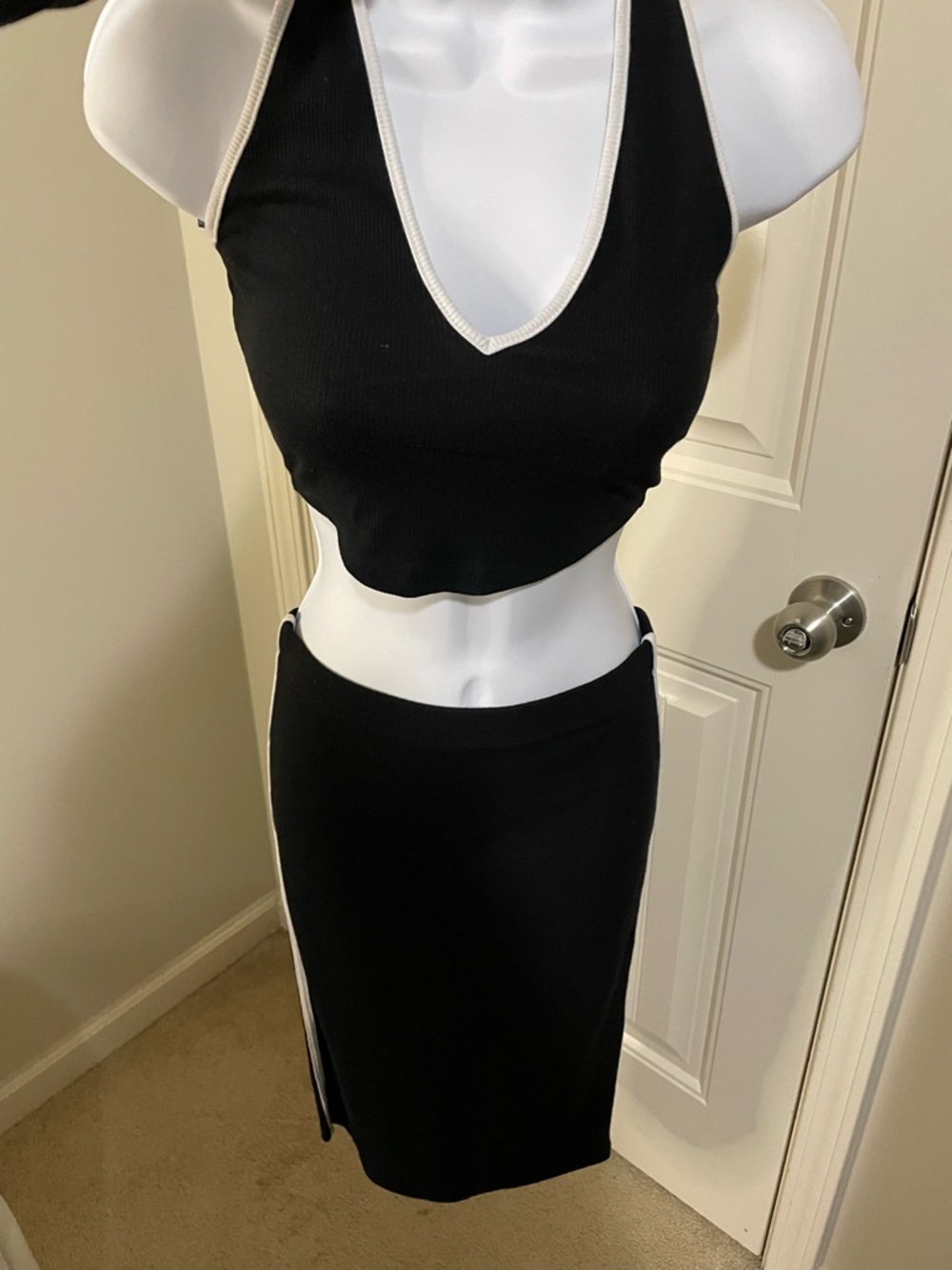 Forever 21 Black and White Trim Halter Two-Piece Set - Picture 3 of 5